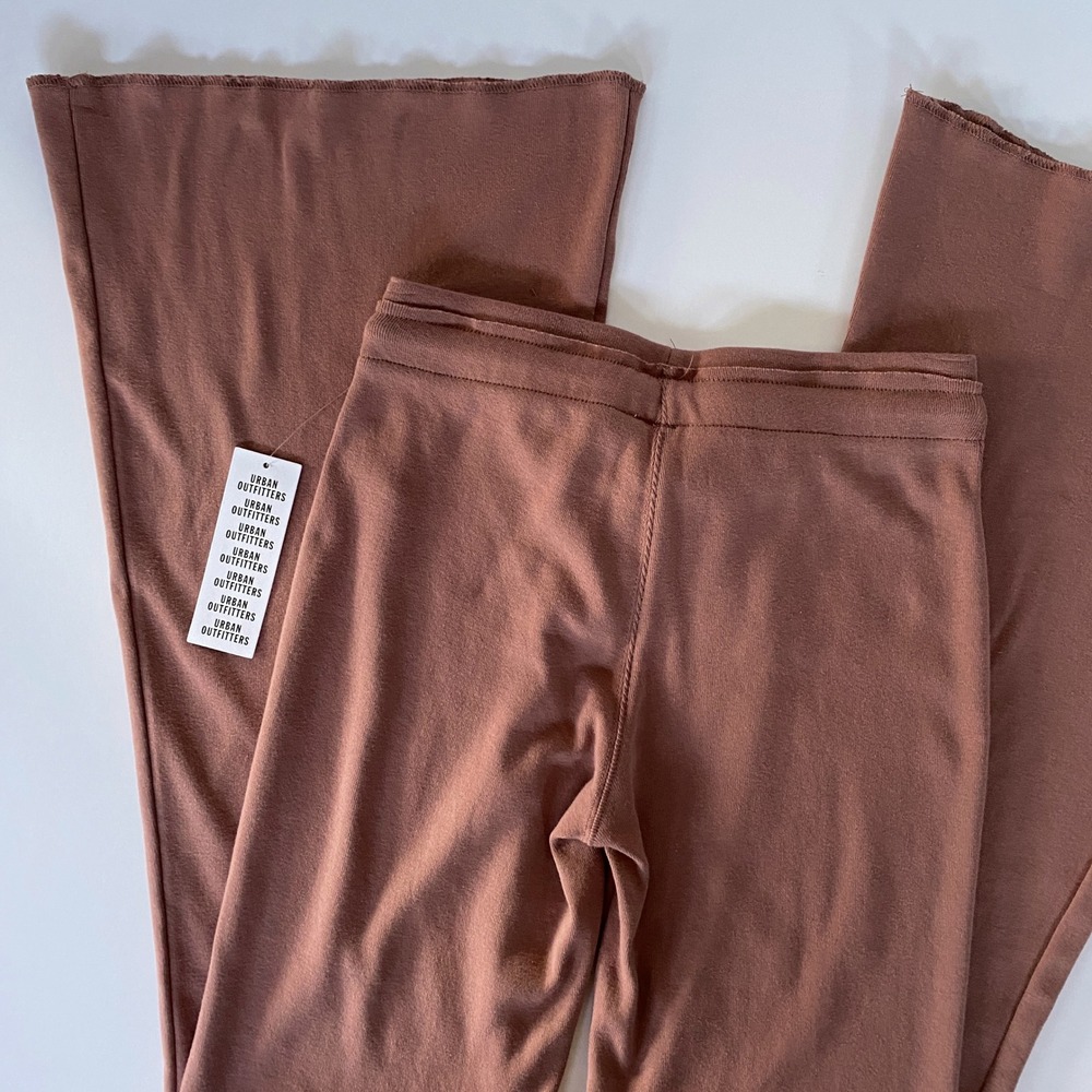 Urban Outfitters Low Rise Flare Wide Leg Lounge Yoga Active Pant L Sleek Fitted - Picture 9 of 13